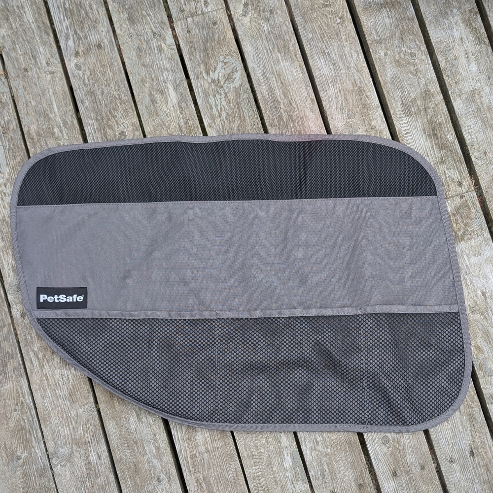PetSafe Happy Ride Car Seat Back Protector | Dog Kick Mat / NWOT